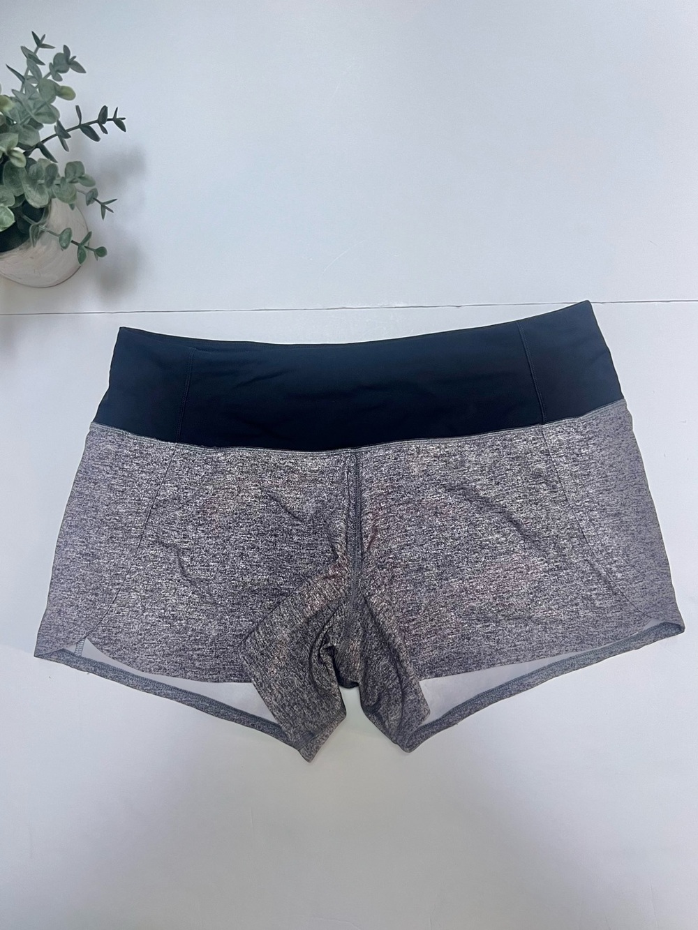 Lululemon Run Times Short II *4" Heather Lux Multi Black Size 6